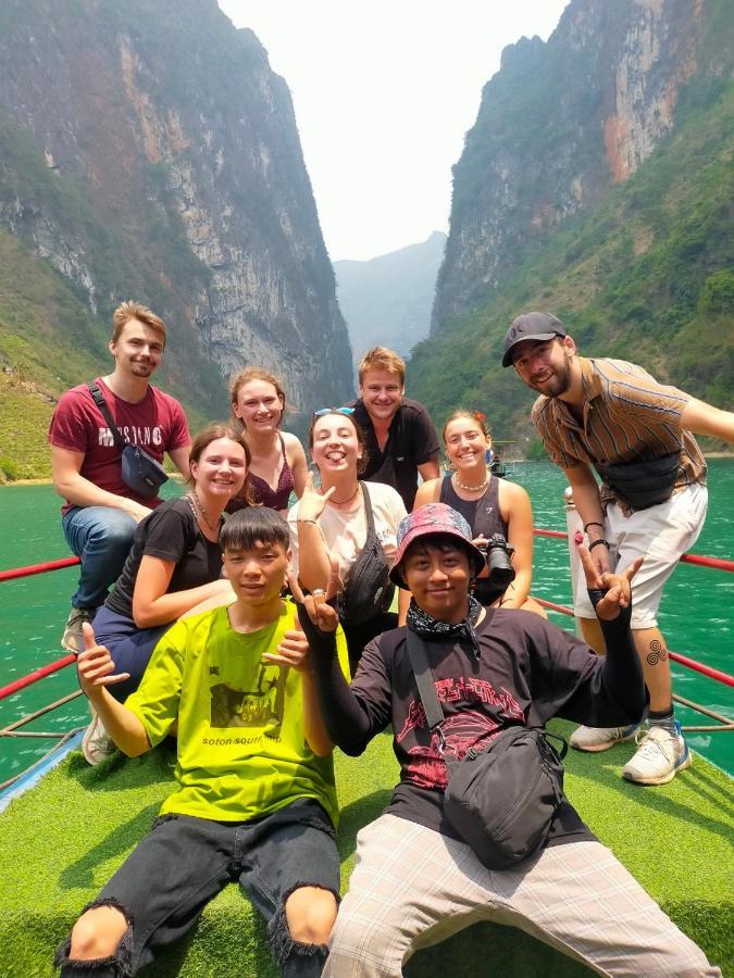 Ha Giang Lotus Hostel Motorbikes Tours Exterior foto