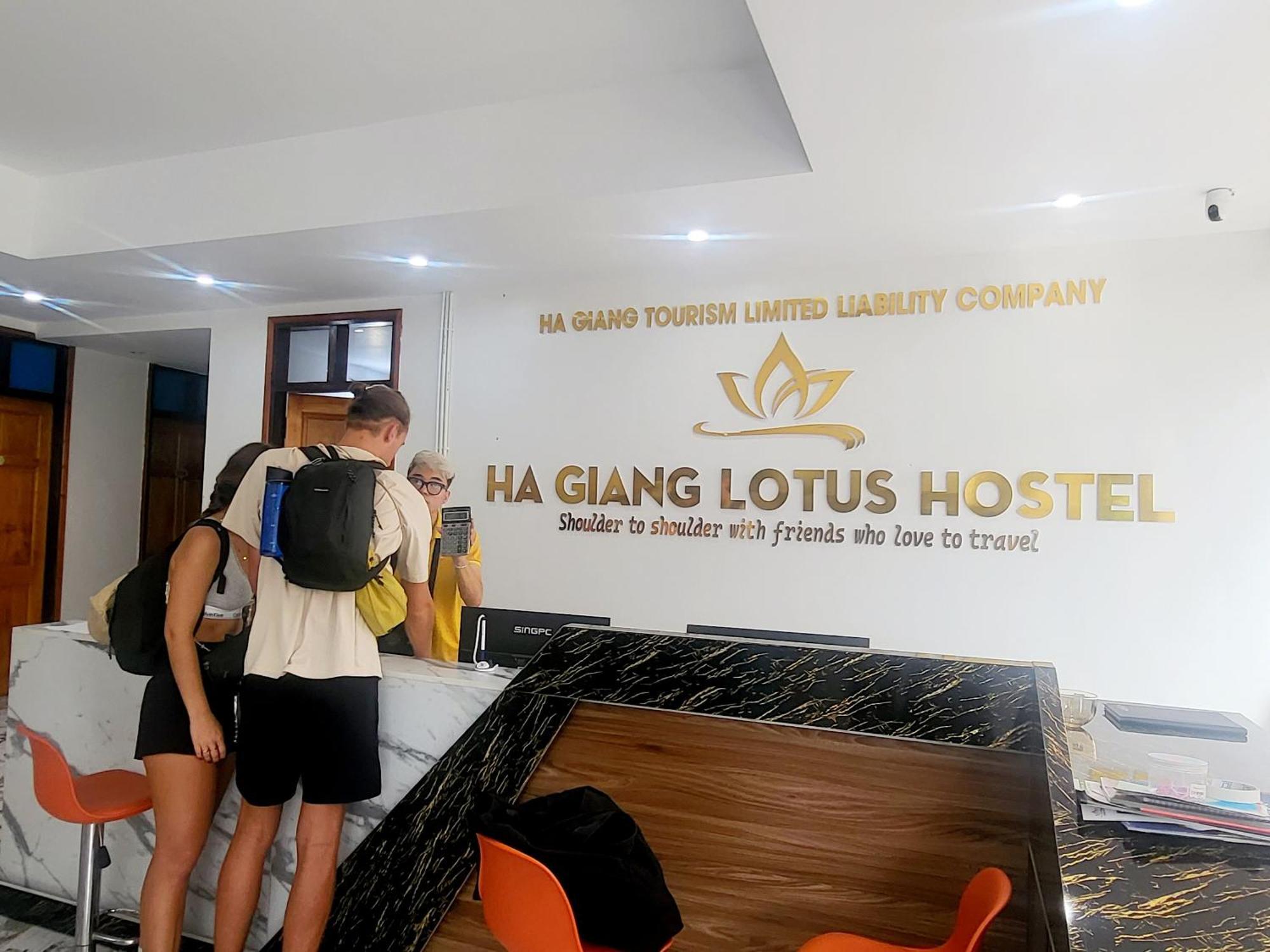 Ha Giang Lotus Hostel Motorbikes Tours Exterior foto