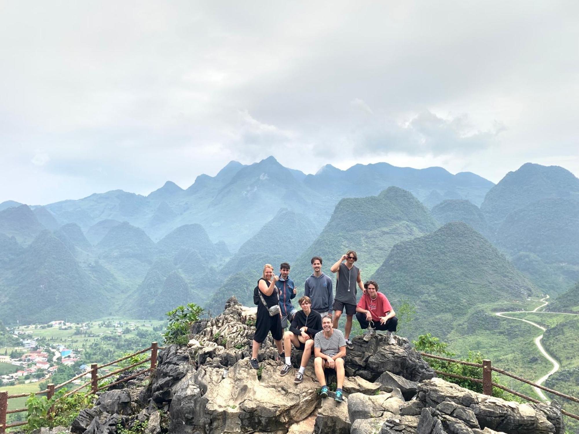 Ha Giang Lotus Hostel Motorbikes Tours Exterior foto