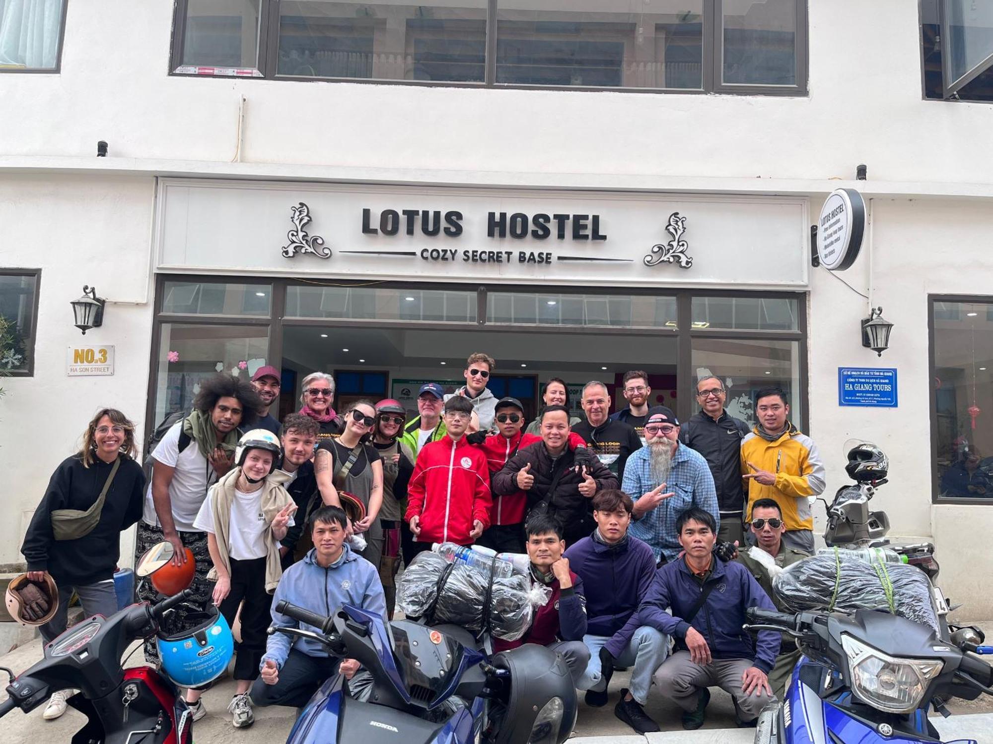 Ha Giang Lotus Hostel Motorbikes Tours Exterior foto